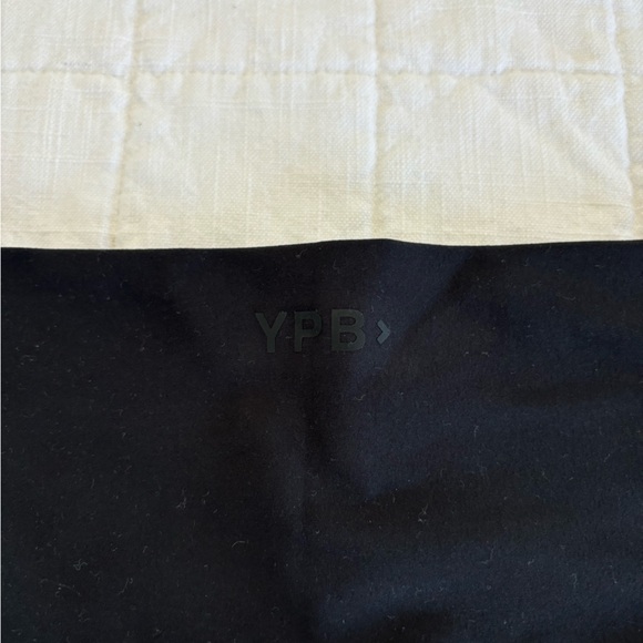 EUC Abercrombie YPB sculptLUX 7" Pocket Bike Short - Picture 3 of 5